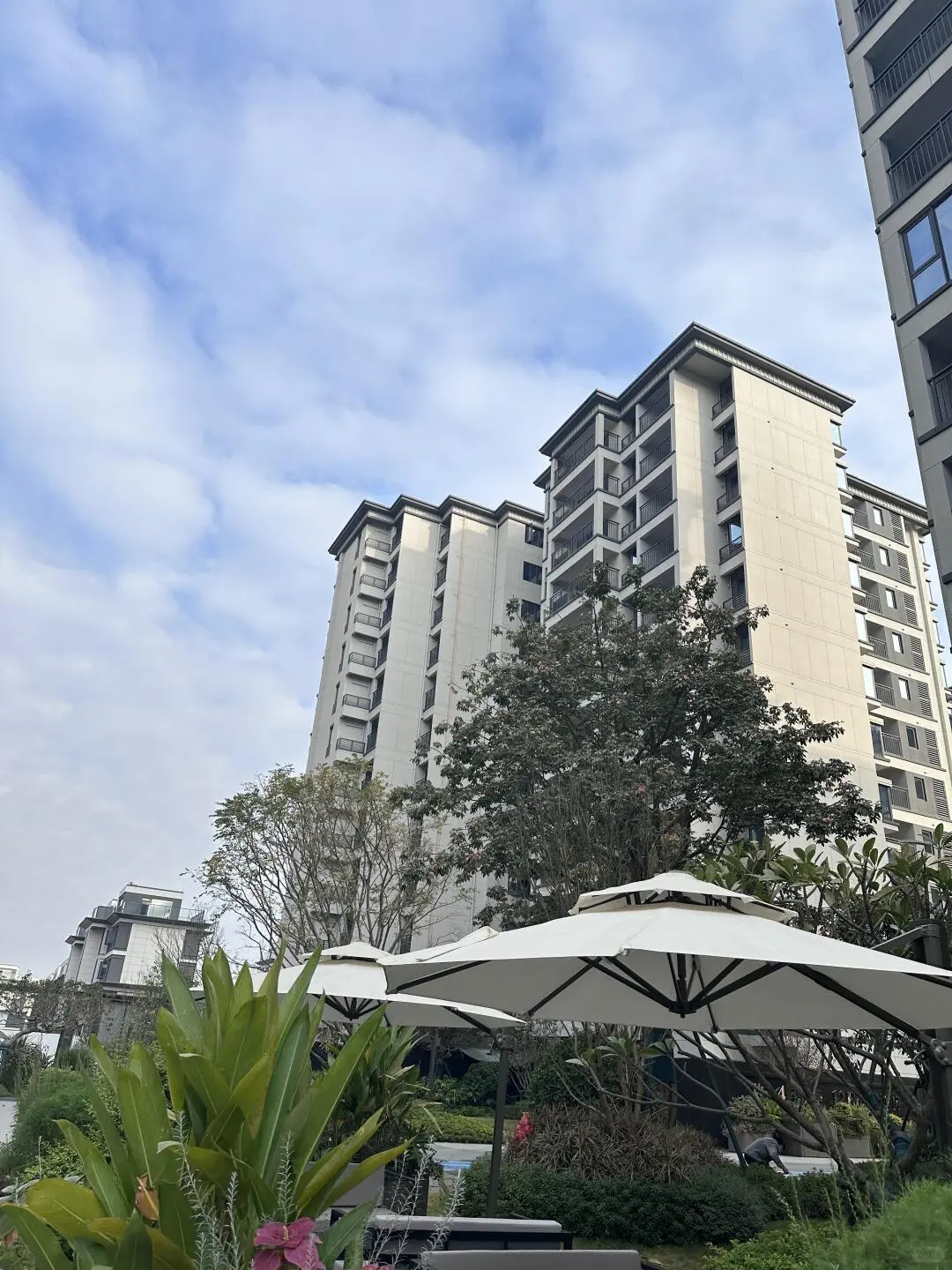 安吉万达旁洋房，100平4房，首付5万