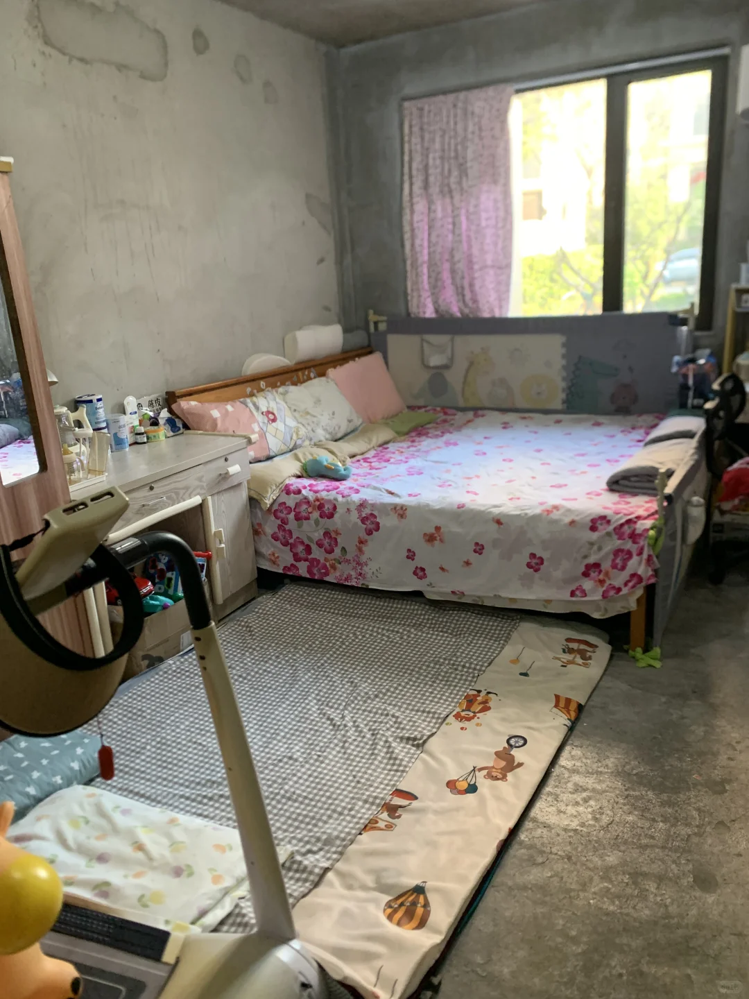 我在上海浦东新区曹路租了一间毛坯房