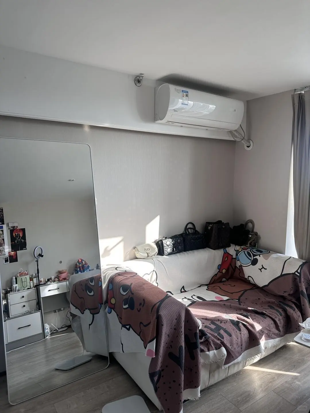 杭州个人转租一室一厅1500😭😭😭