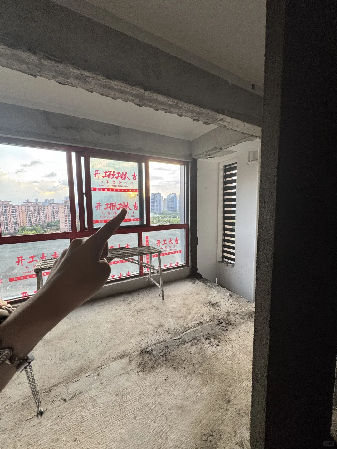 毛坯房变形记！超大客厅+绝绝子晒衣房入住