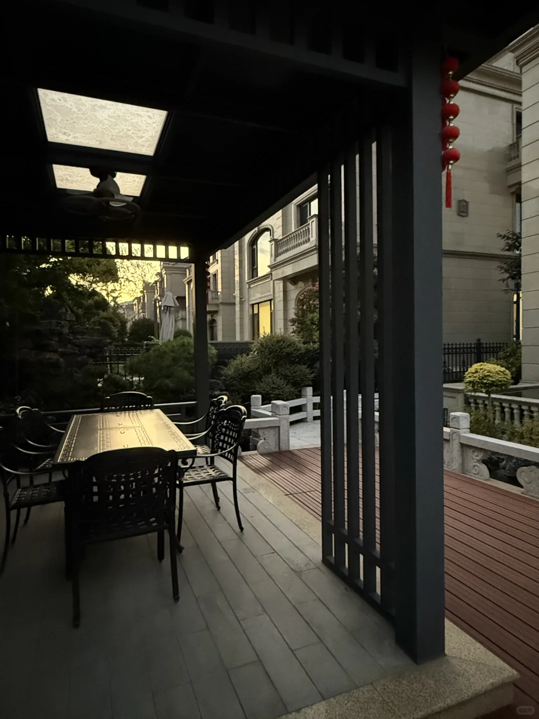 独栋别墅｜信我，这法式房夏天热到冬天冷到哈