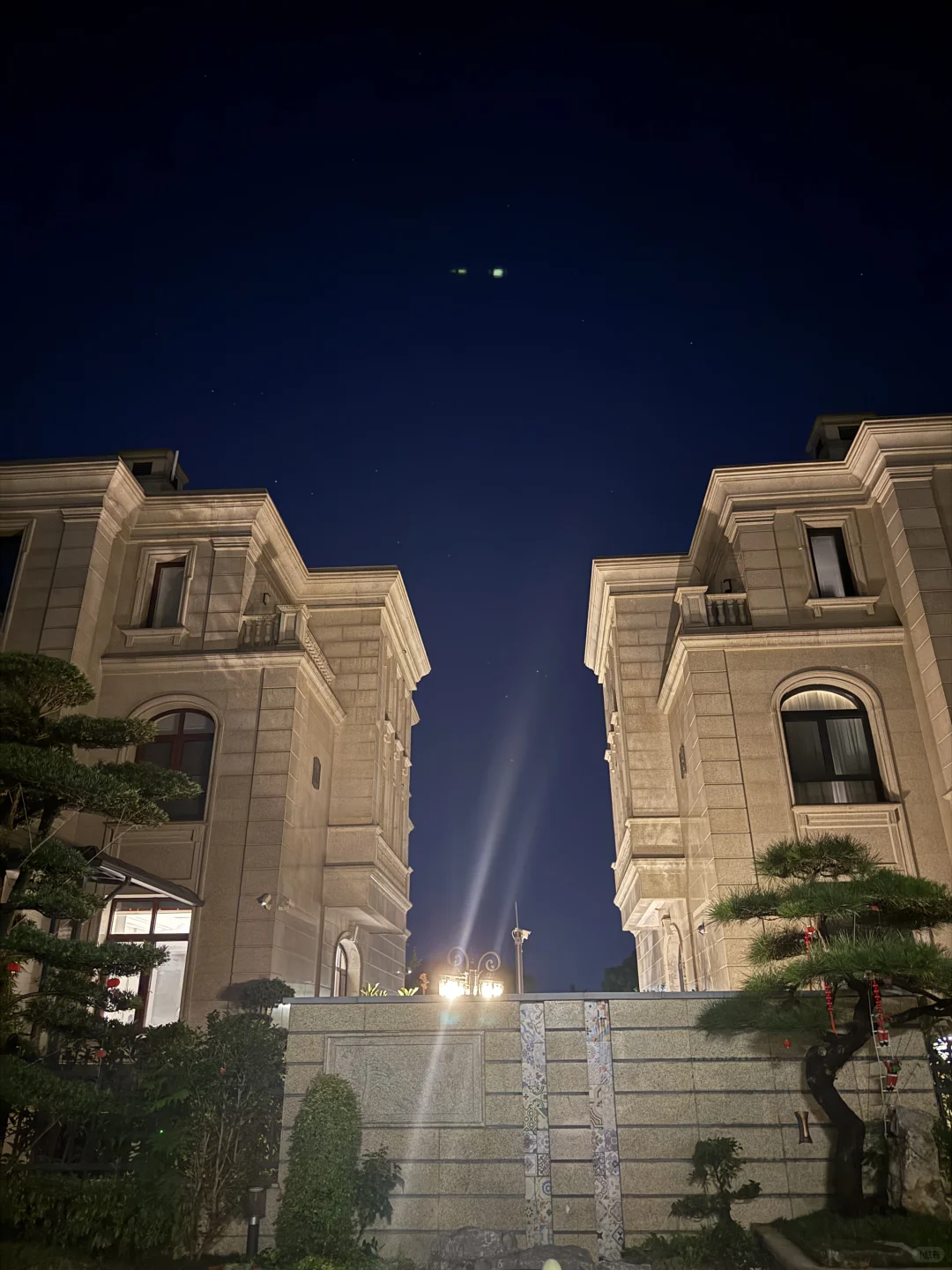 独栋别墅｜信我，这法式房夏天热到冬天冷到哈