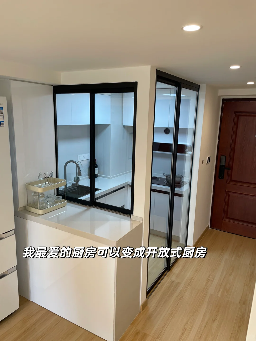 25平小公寓来个图片版的一镜到底吧