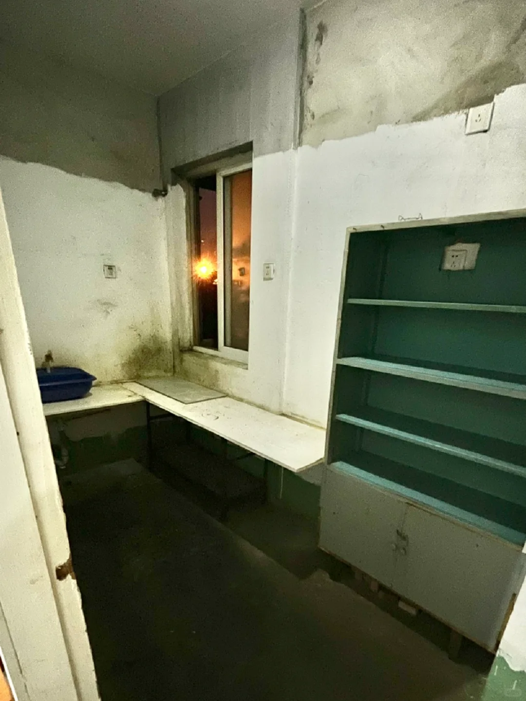 租的毛坯房，没花什么钱改造，能住就行