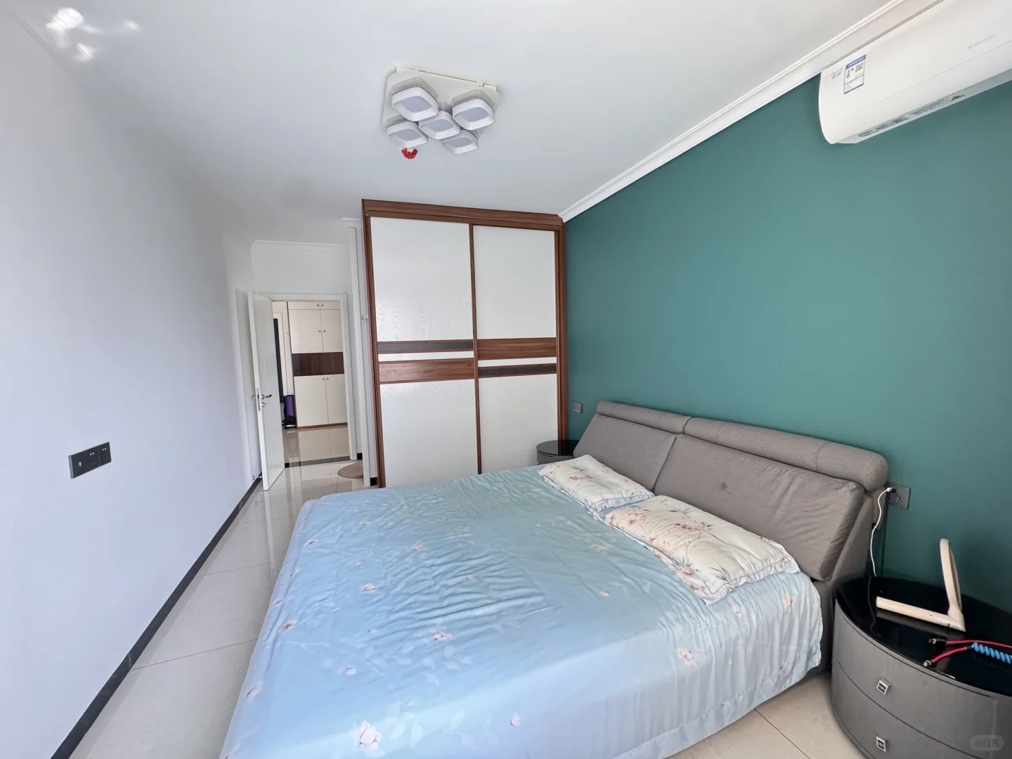 三室两厅 房东直租 自住房出租