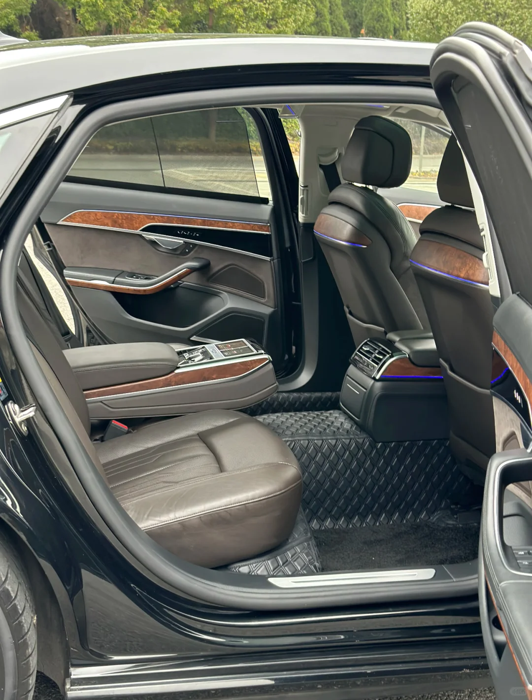 求购一台18年以后改款A8L
