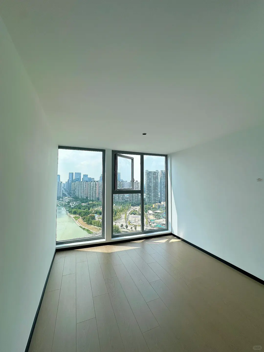 高新区、 208万精装修套三住宅🏠