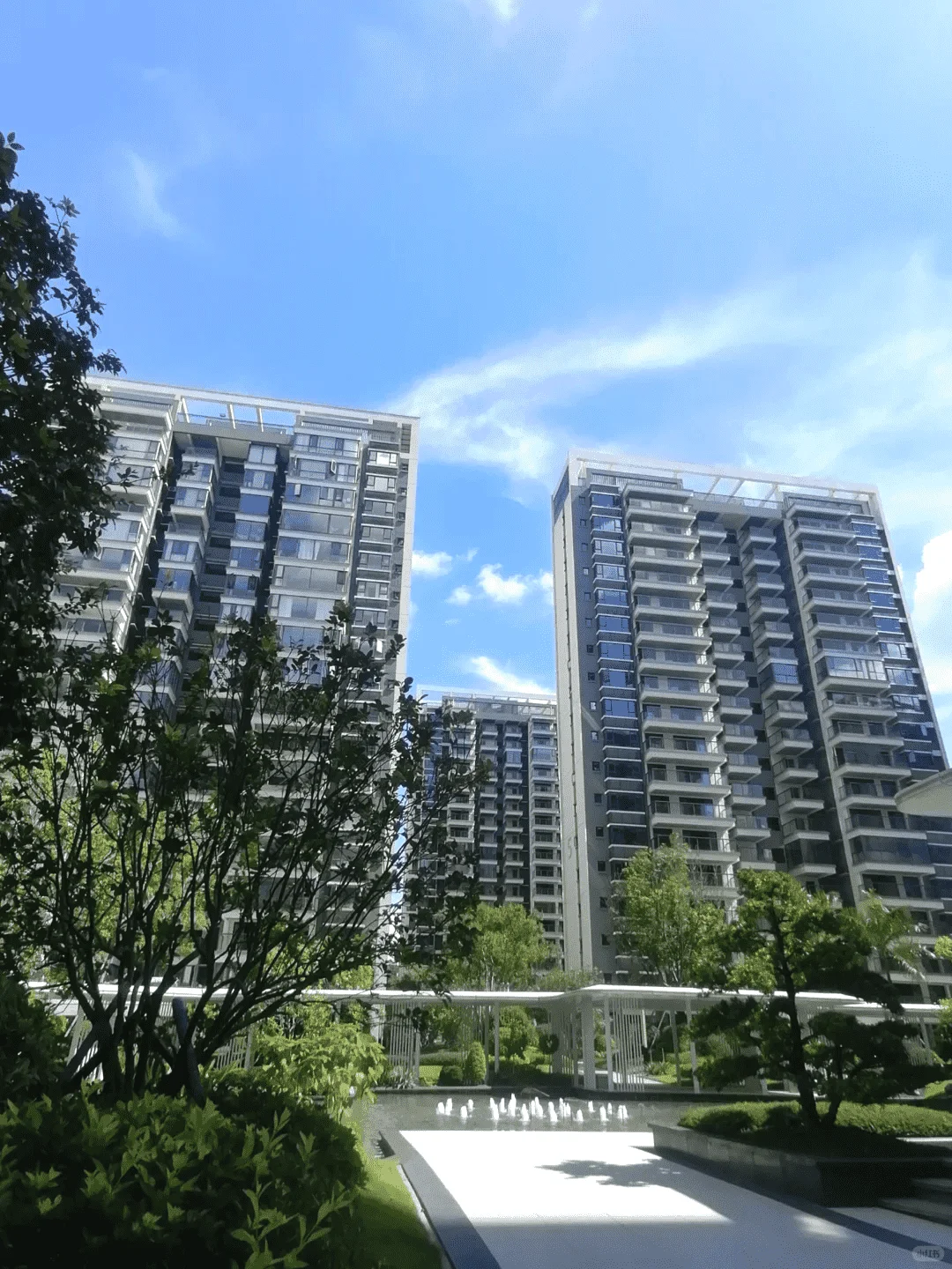 东站76平精装3房，首付2万，月供2600元！