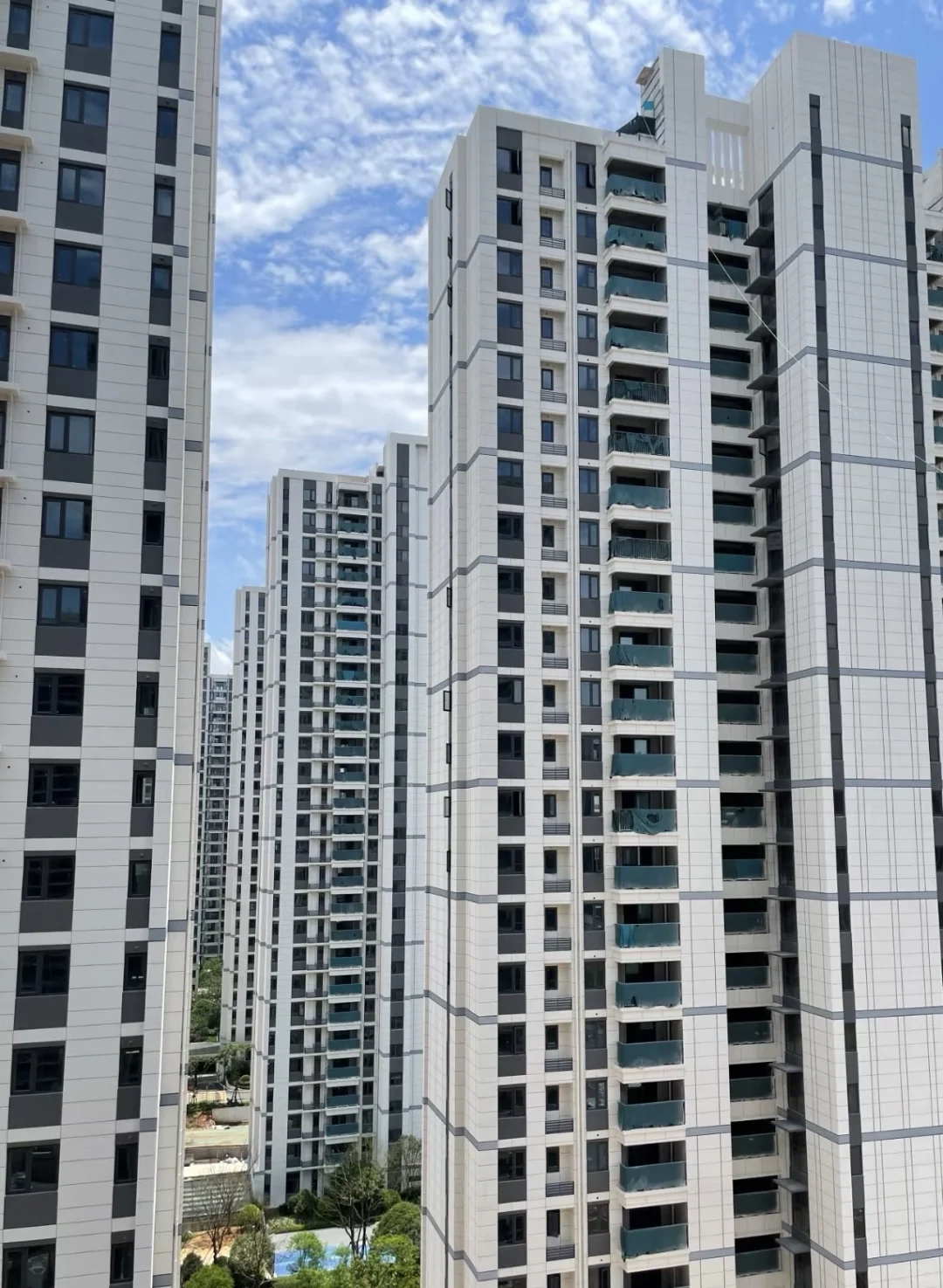 地铁口精装准现房，直降5千一平米。