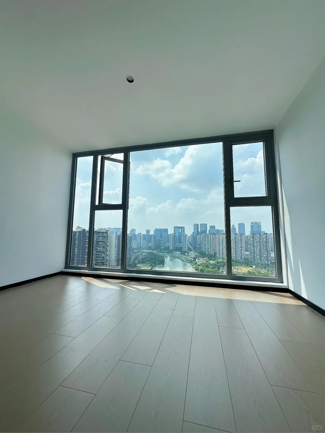 高新区、 208万精装修套三住宅🏠
