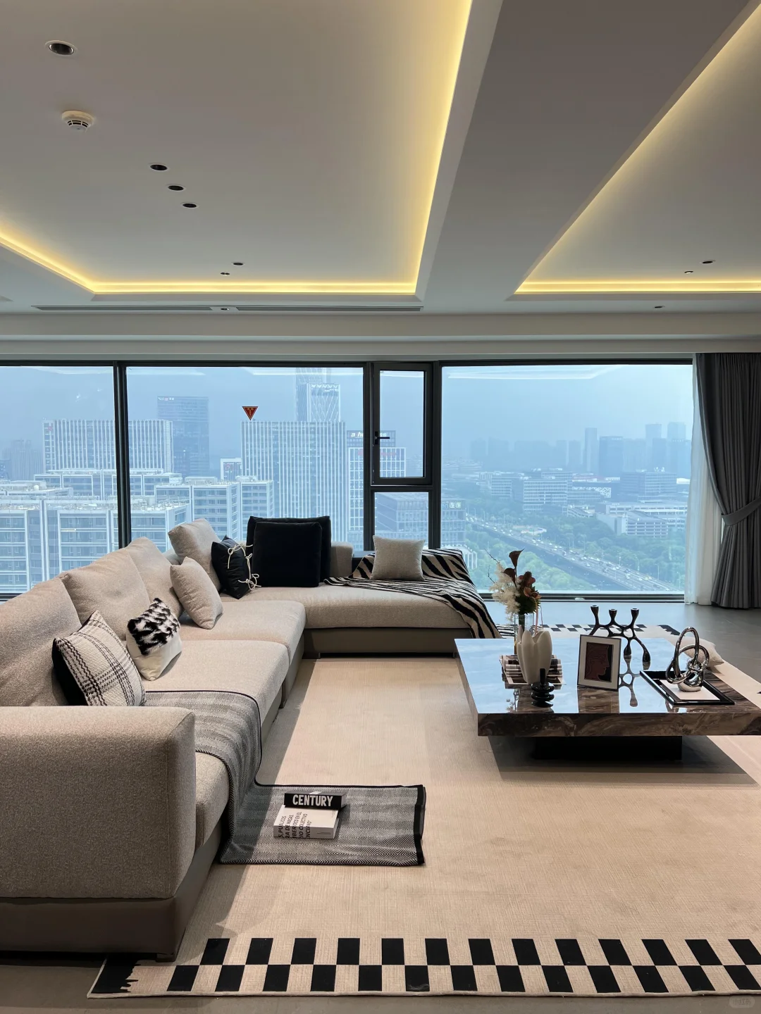 成都金融城｜320㎡空中大平层～捡漏都市奢居！