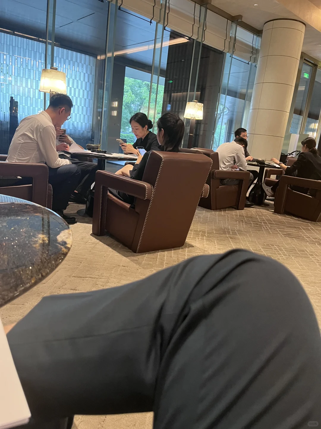 开始卷起来了