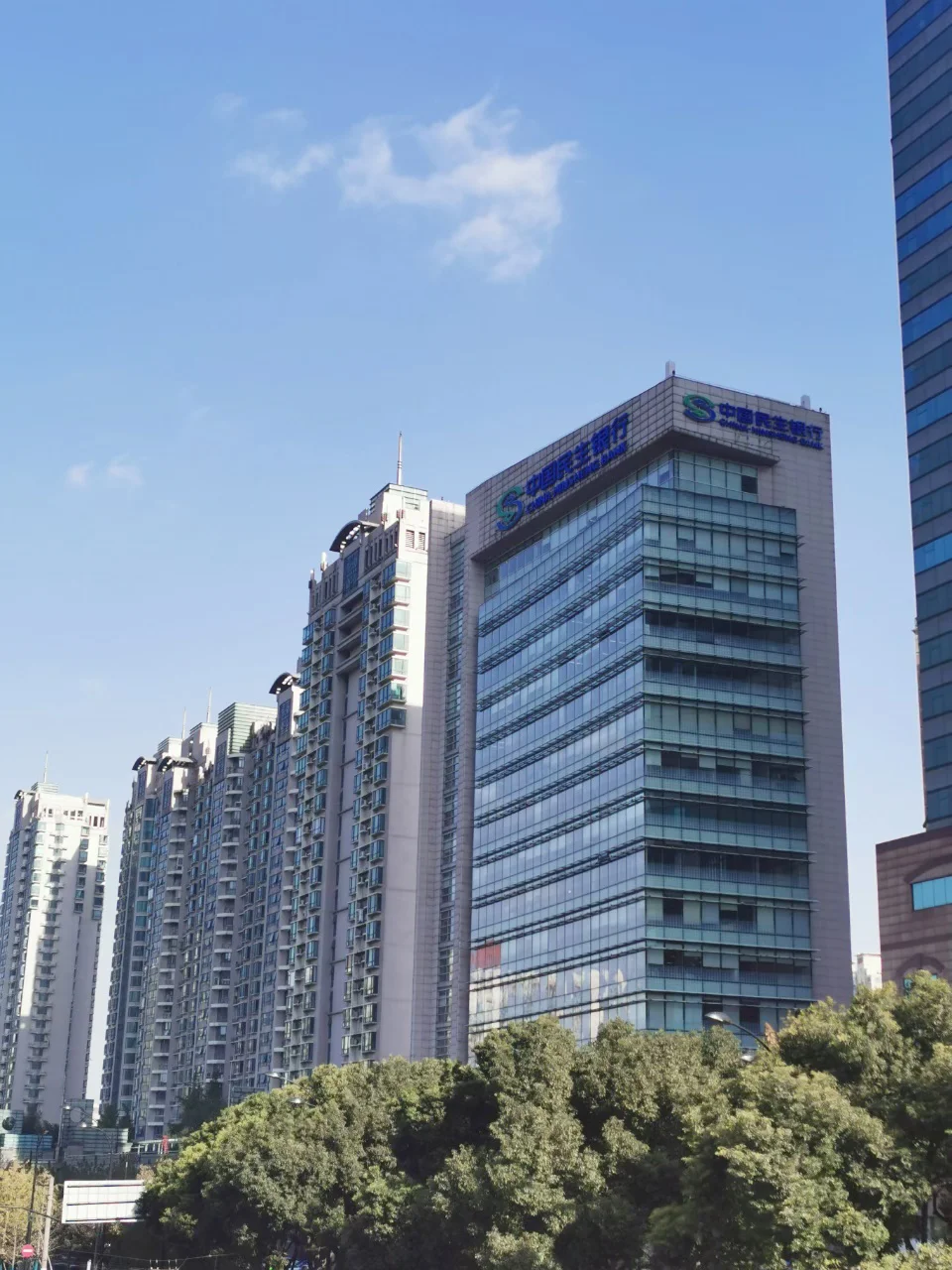 徐家汇地铁口 现房精装出租86平米 拎包入住