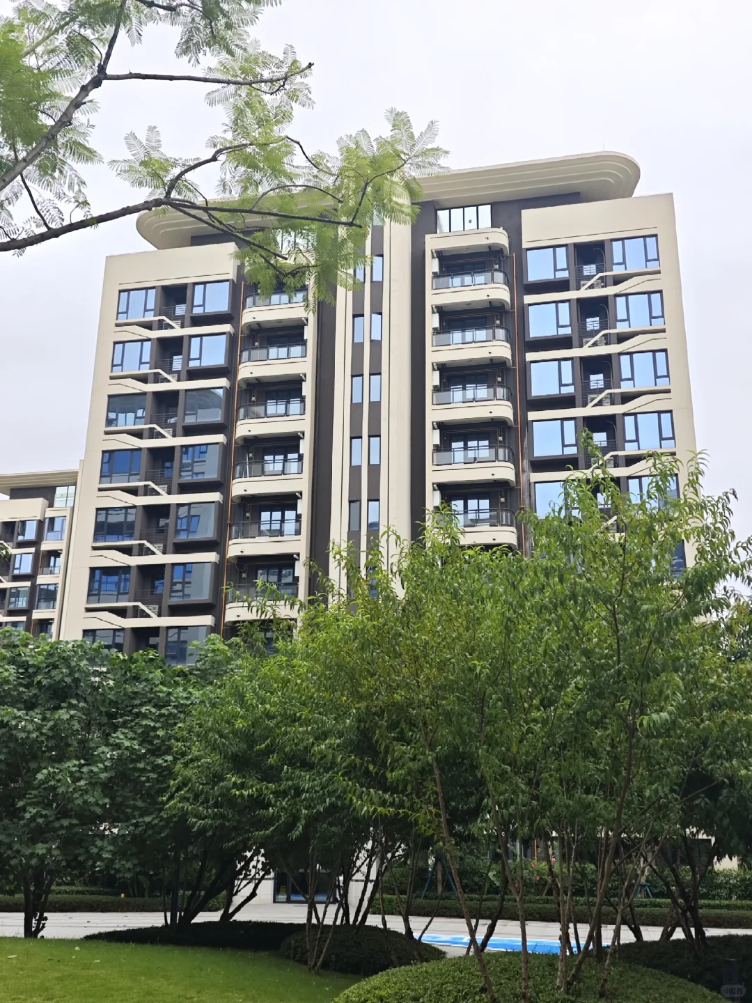 房东直售📍143平套四➕车位！现225w！