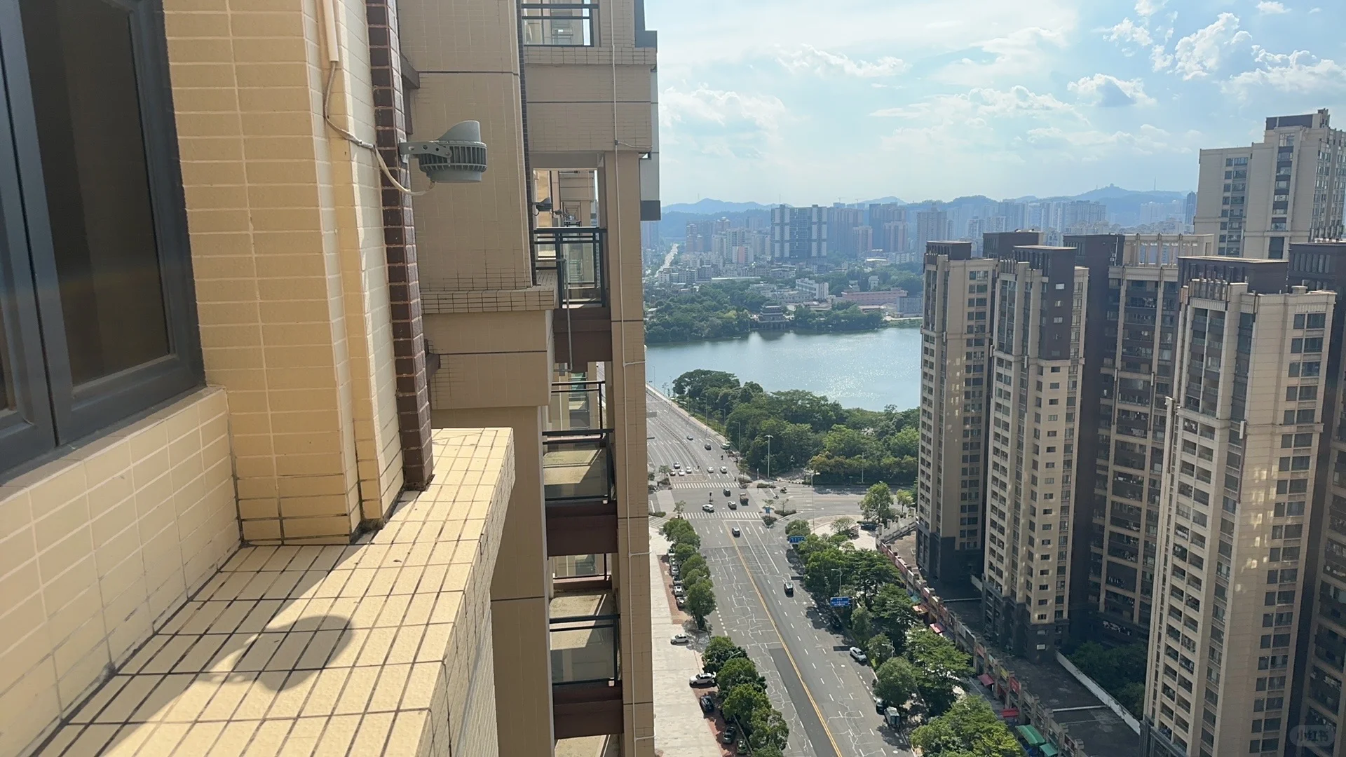 金山湖湖心岛一号回迁房