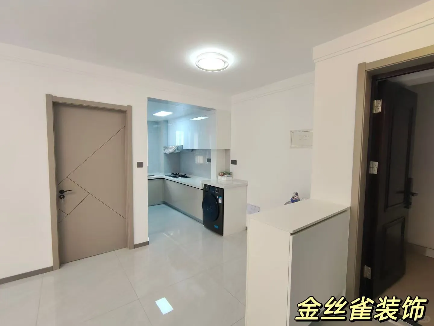 不豪华的装修，但简约温馨