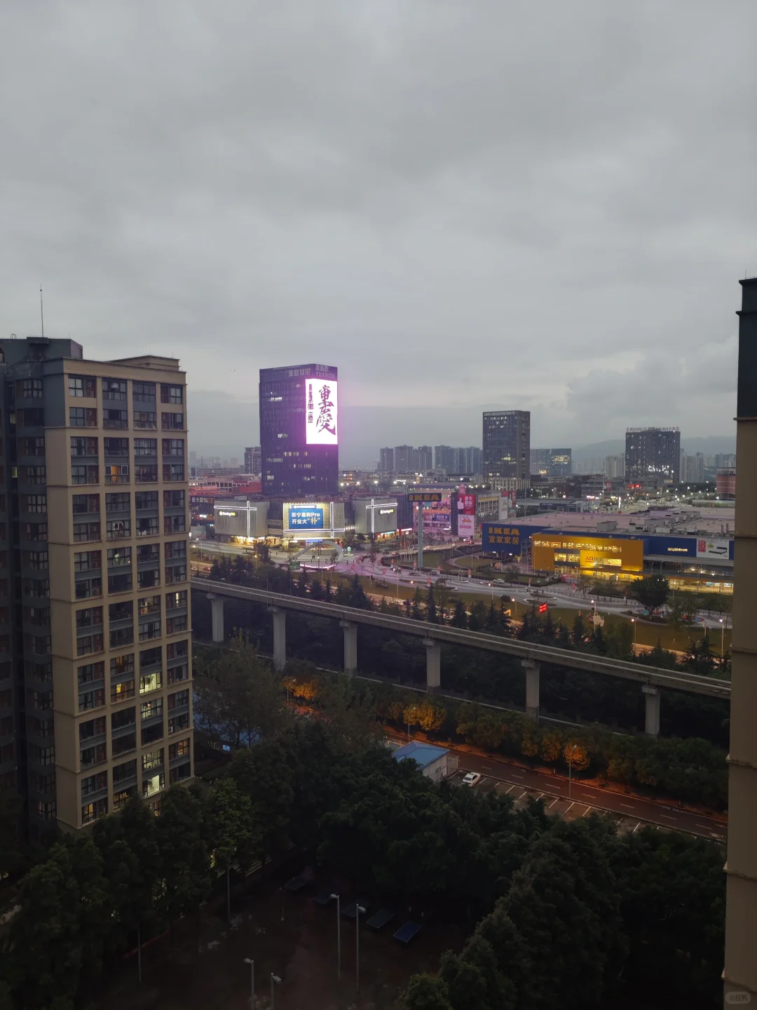 100w小二居刚需看房日记（汽博板）