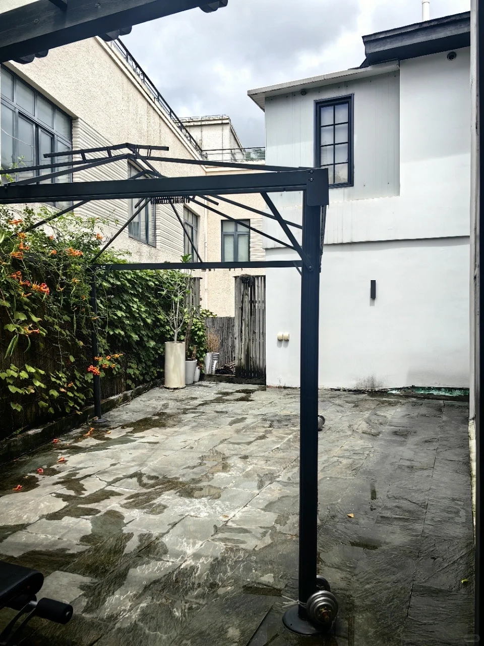 华山路汇益花园独栋出租！建筑面积近900平方