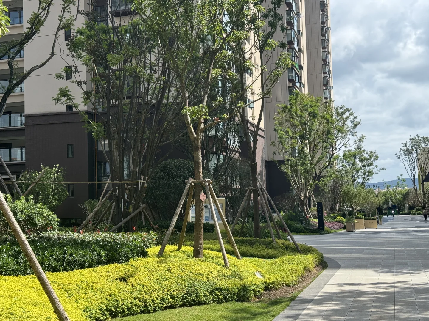 你敢信，昆明 38万买90平现房。还有地铁