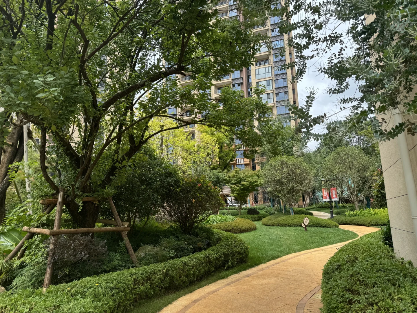 你敢信，昆明 38万买90平现房。还有地铁