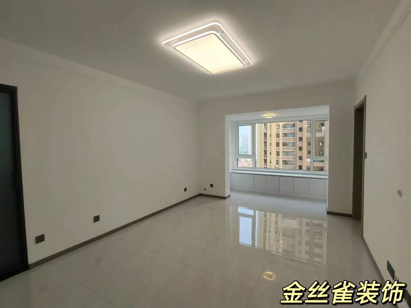 不豪华的装修，但简约温馨