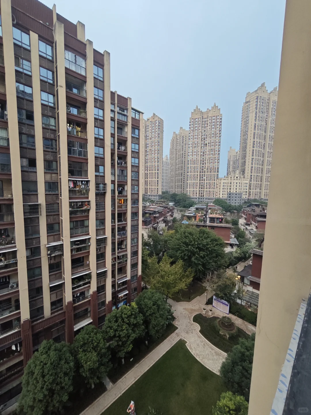 100w小二居刚需看房日记（汽博板）