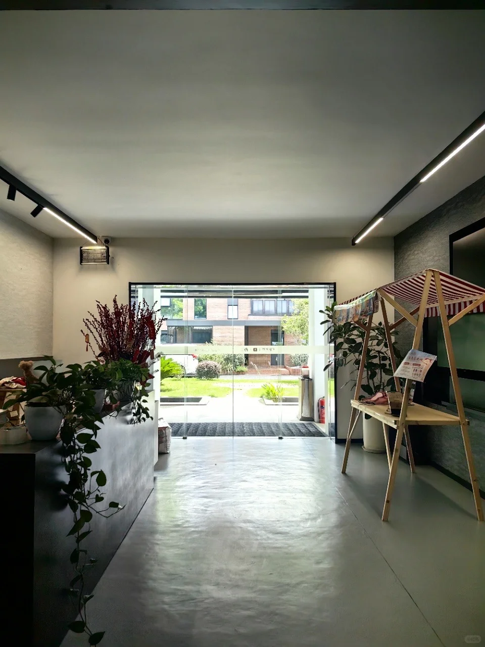 华山路汇益花园独栋出租！建筑面积近900平方