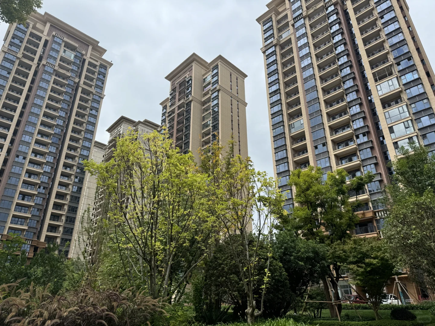 你敢信，昆明 38万买90平现房。还有地铁