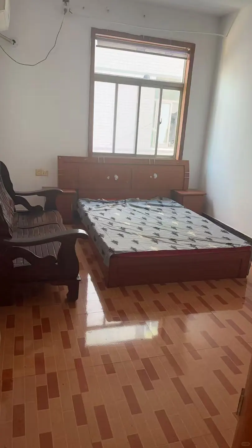 工学院旁边新丰西小区有房出租