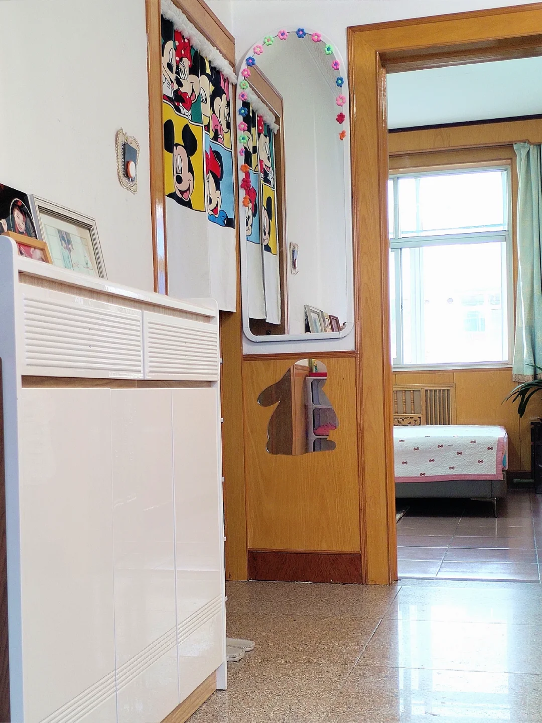 住在26年房龄的小屋，黄黄的墙板变成黄金屋