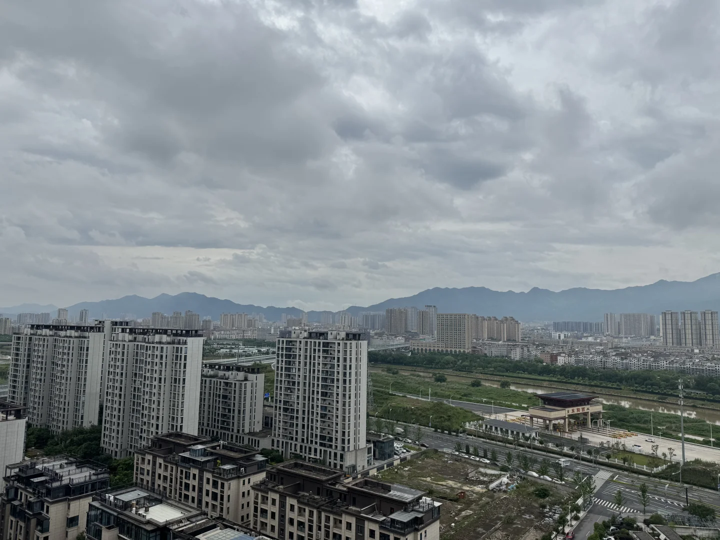想装来出租，