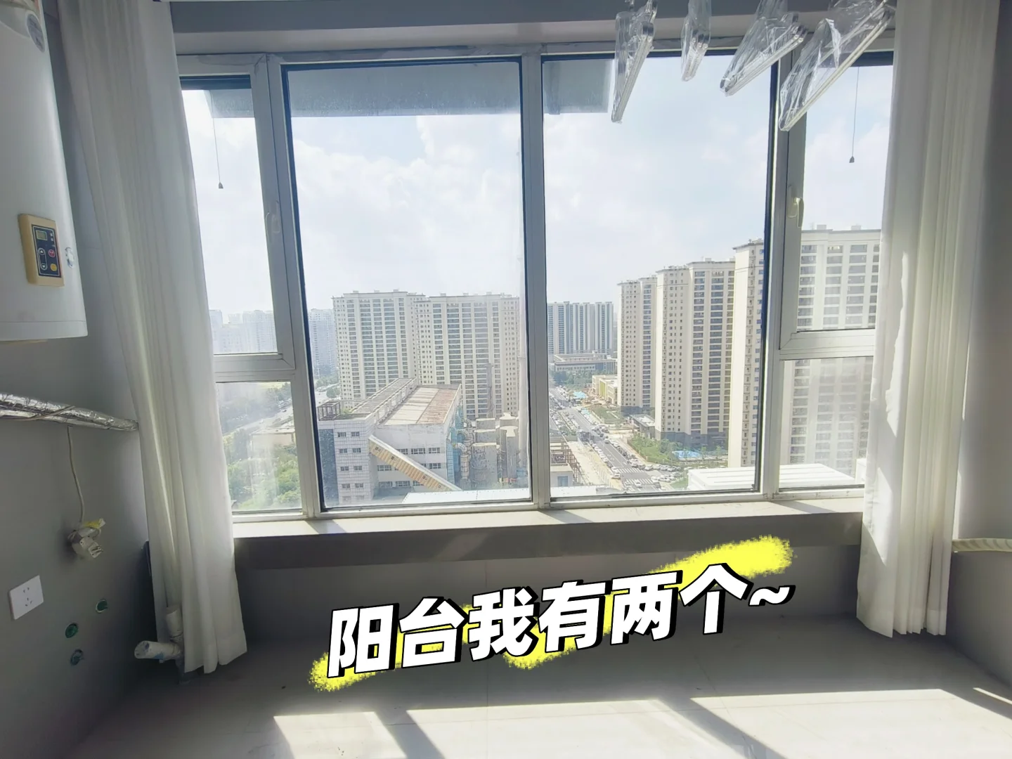 这个小卧室也太香了吧！