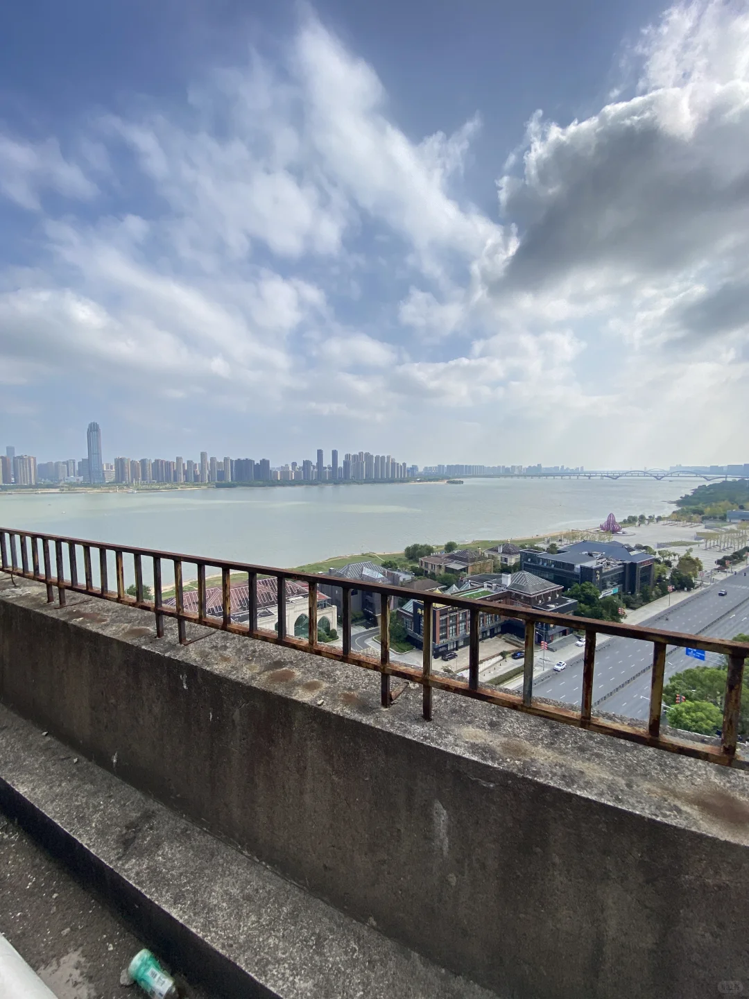 红角洲联泰香域滨江江景复式楼