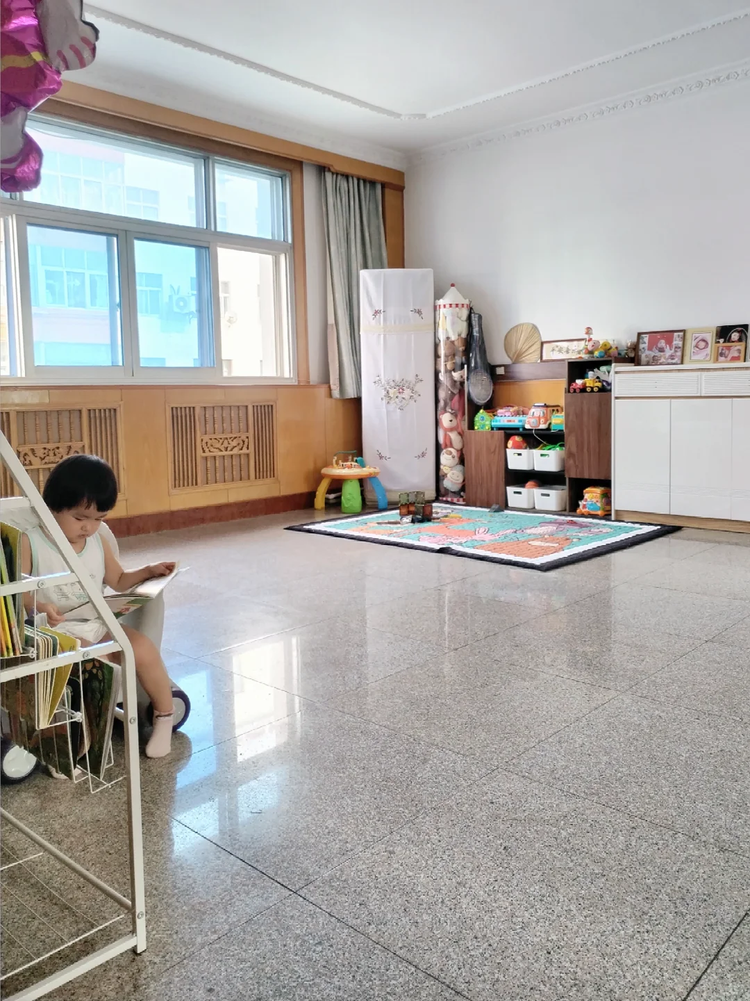 住在26年房龄的小屋，黄黄的墙板变成黄金屋