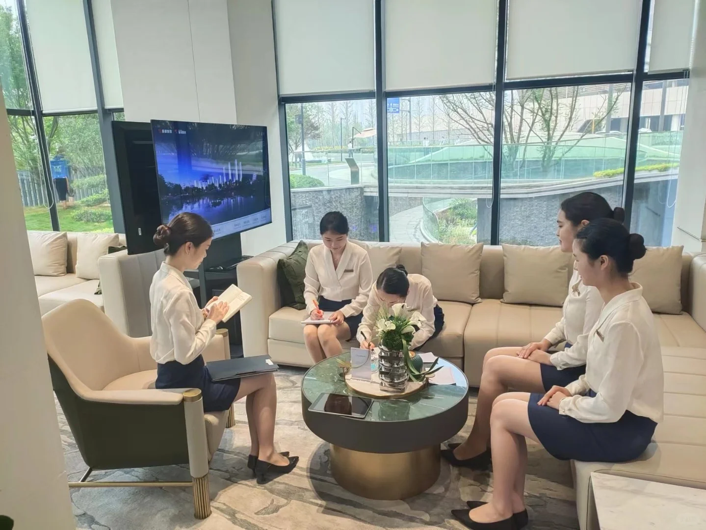 案场客服转置业顾问
