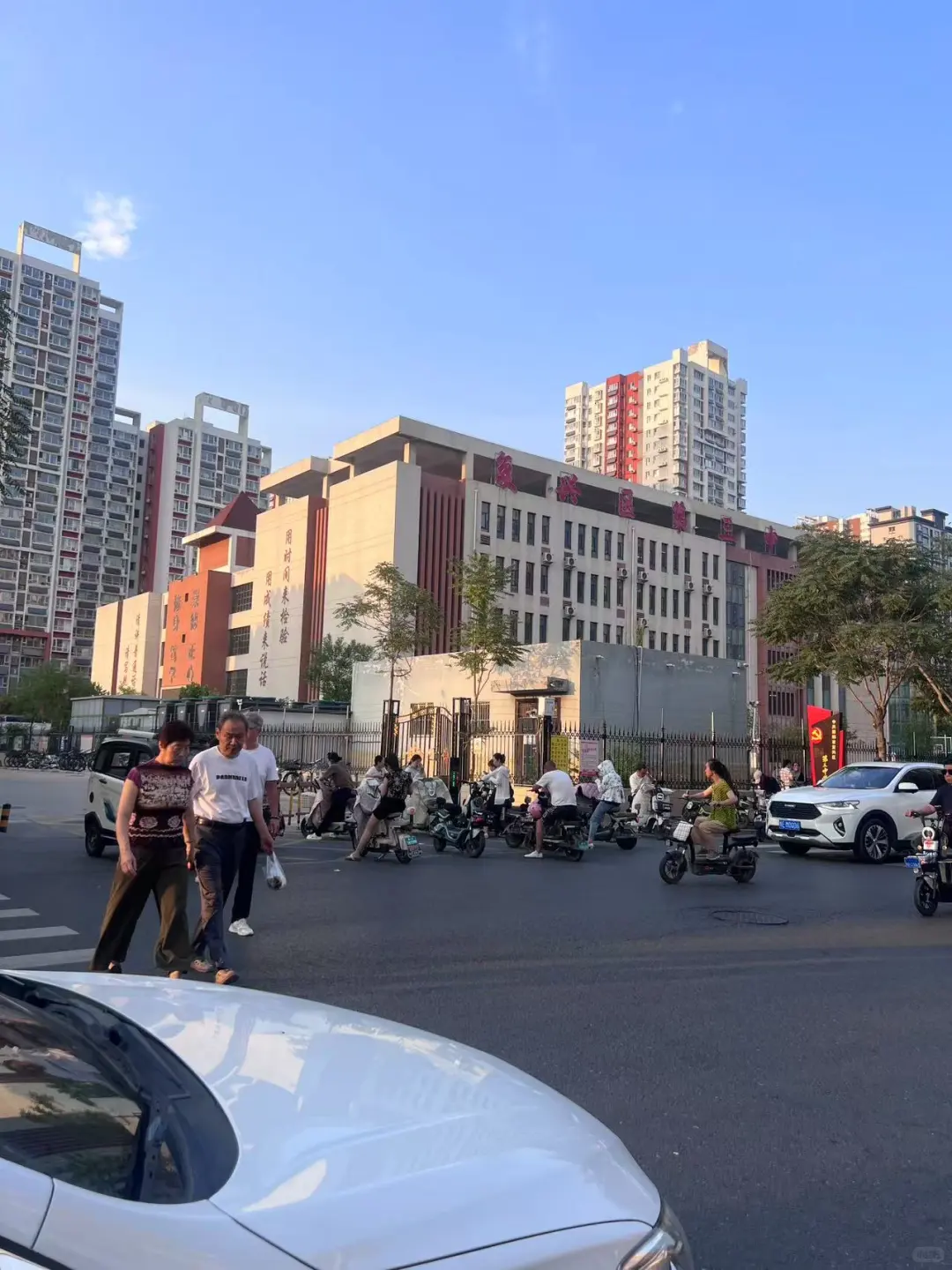 邯郸两所学校对面小吃店