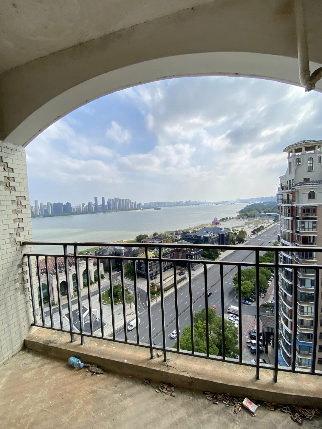 红角洲联泰香域滨江江景复式楼