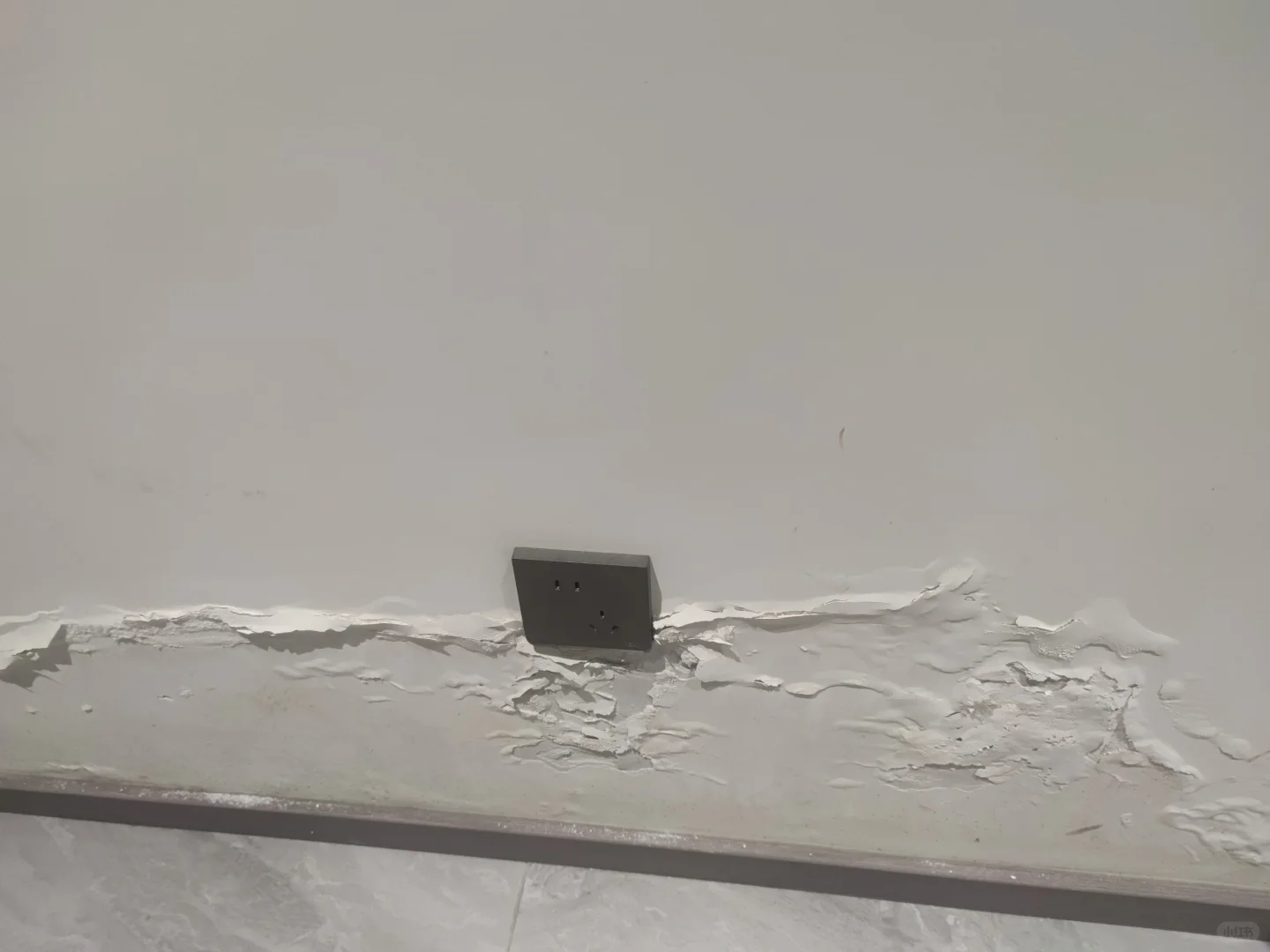 住不到一年，我家的墙怎么了😭😭