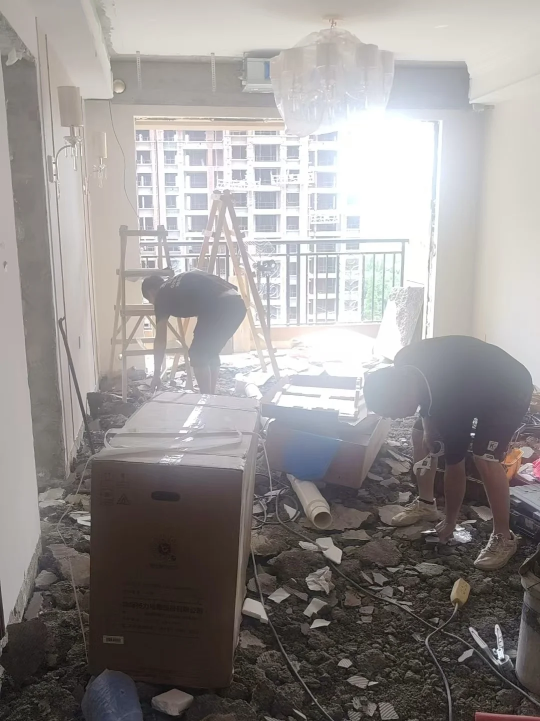 恒大精装装修中……