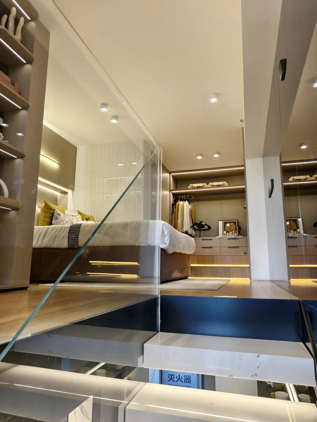 97 后全款拿下万象城旁 28万loft 公寓