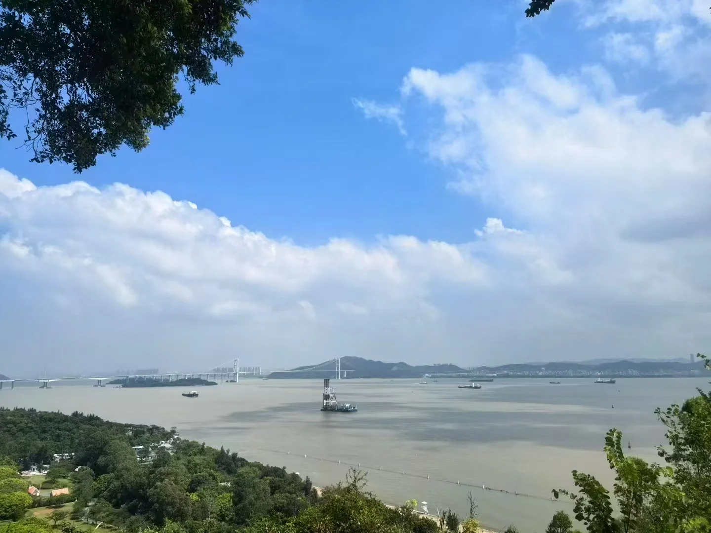 南沙湾这么好的环境，房价70万不到