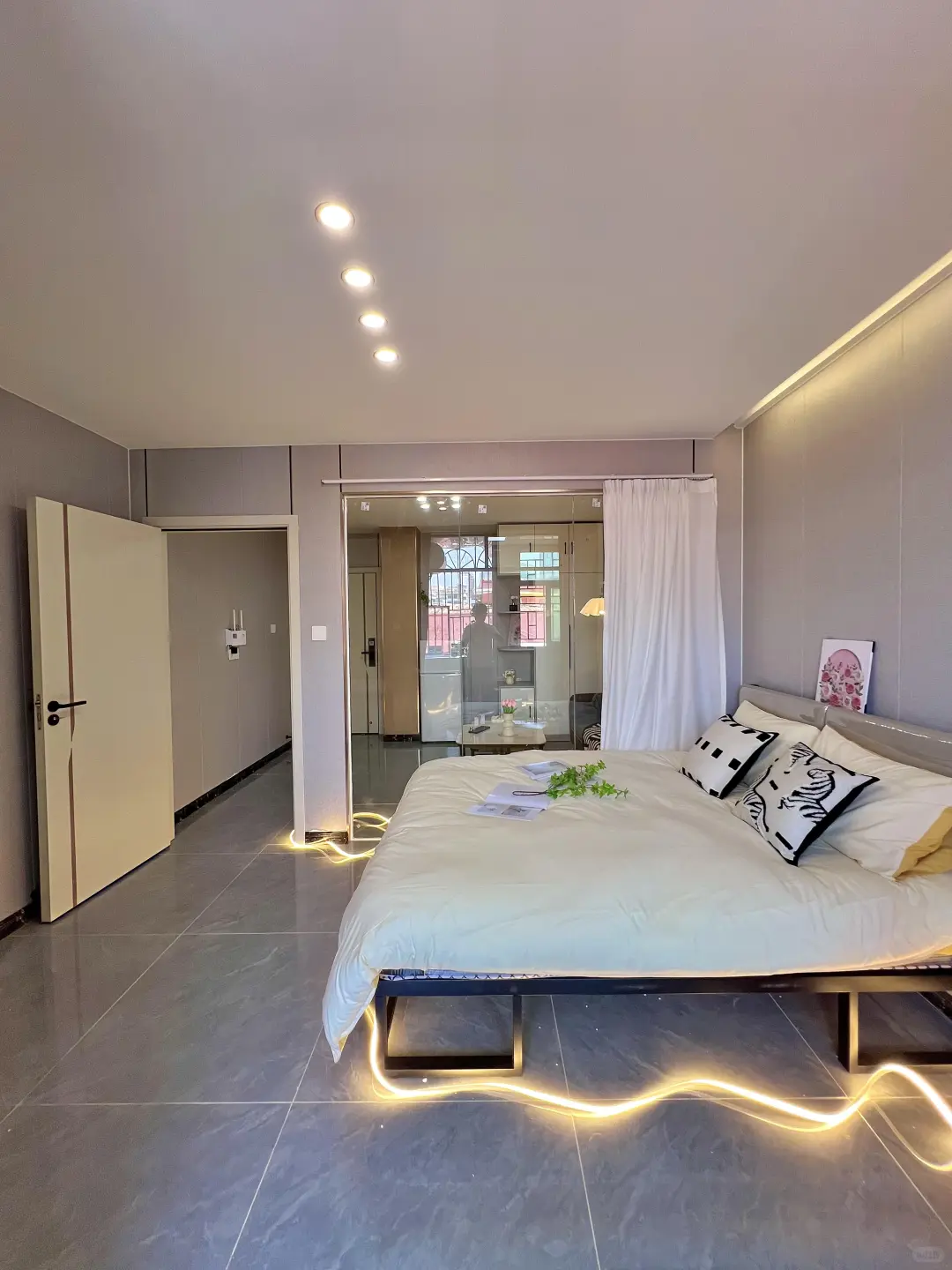 前滩区域｜凌兆新村地铁｜超大一室户2500+