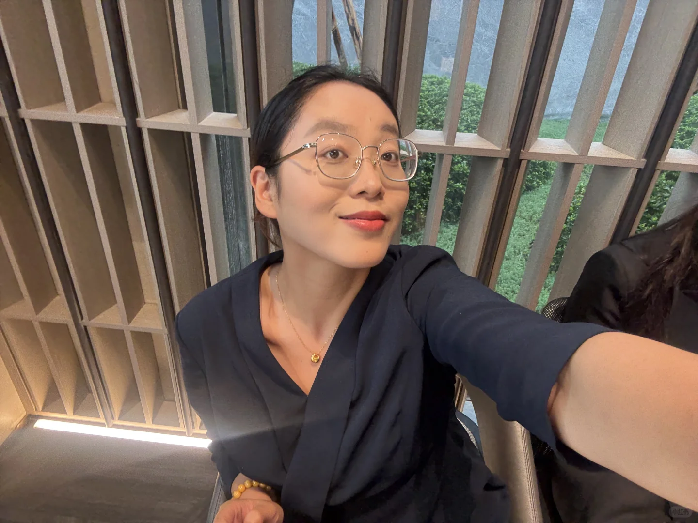 你们还在干地产吗？特别是销售