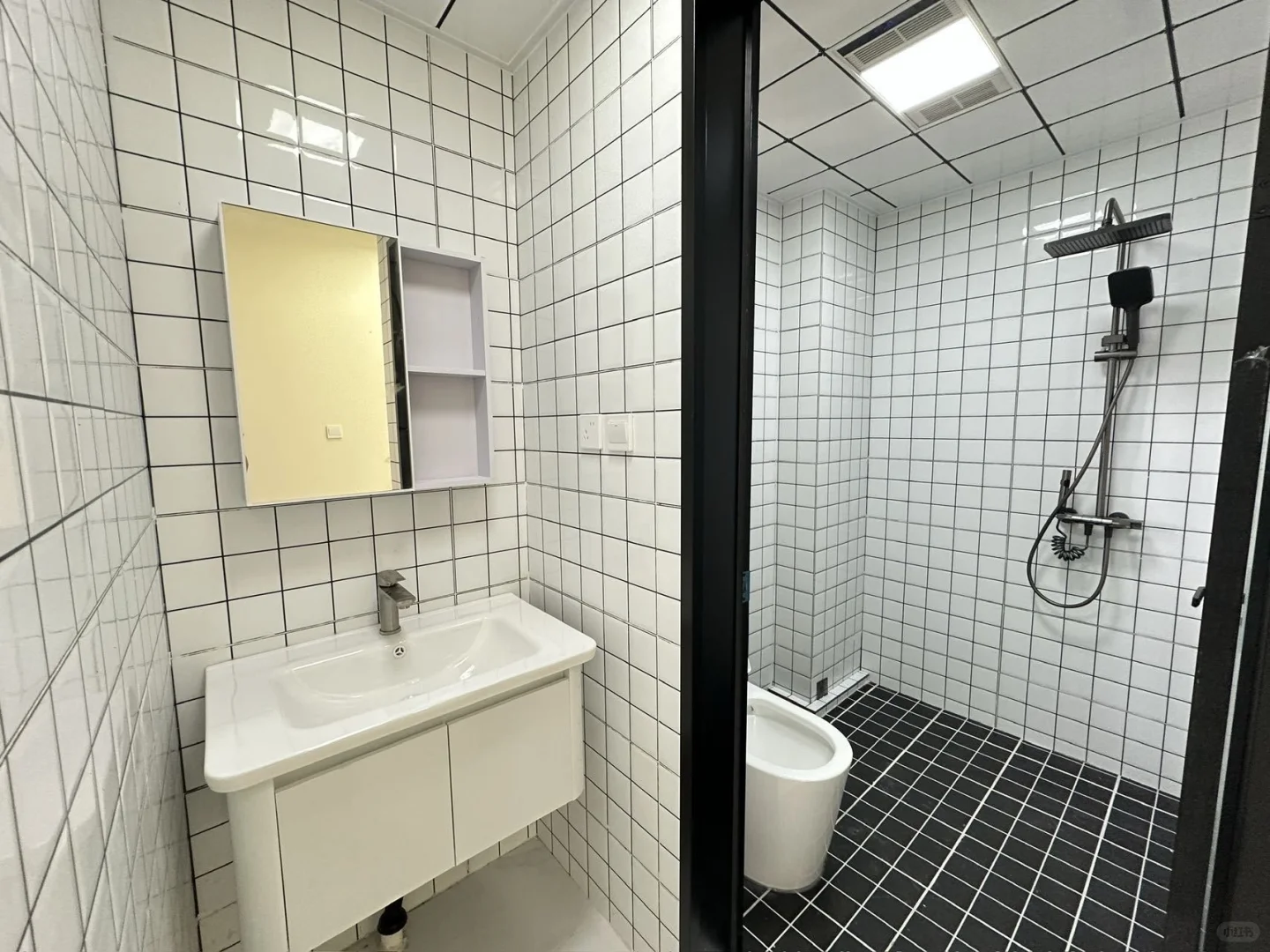 芜湖市 弋江区 三室一厅一卫一厨