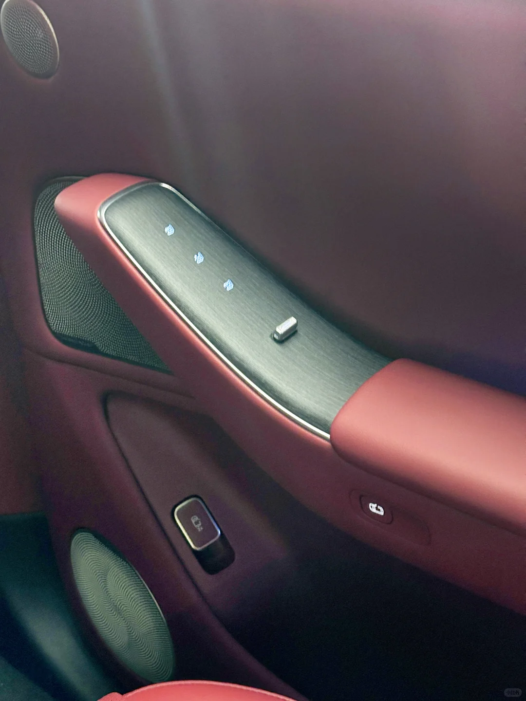 问界 M7 首付 3W + 就能开回家🚗