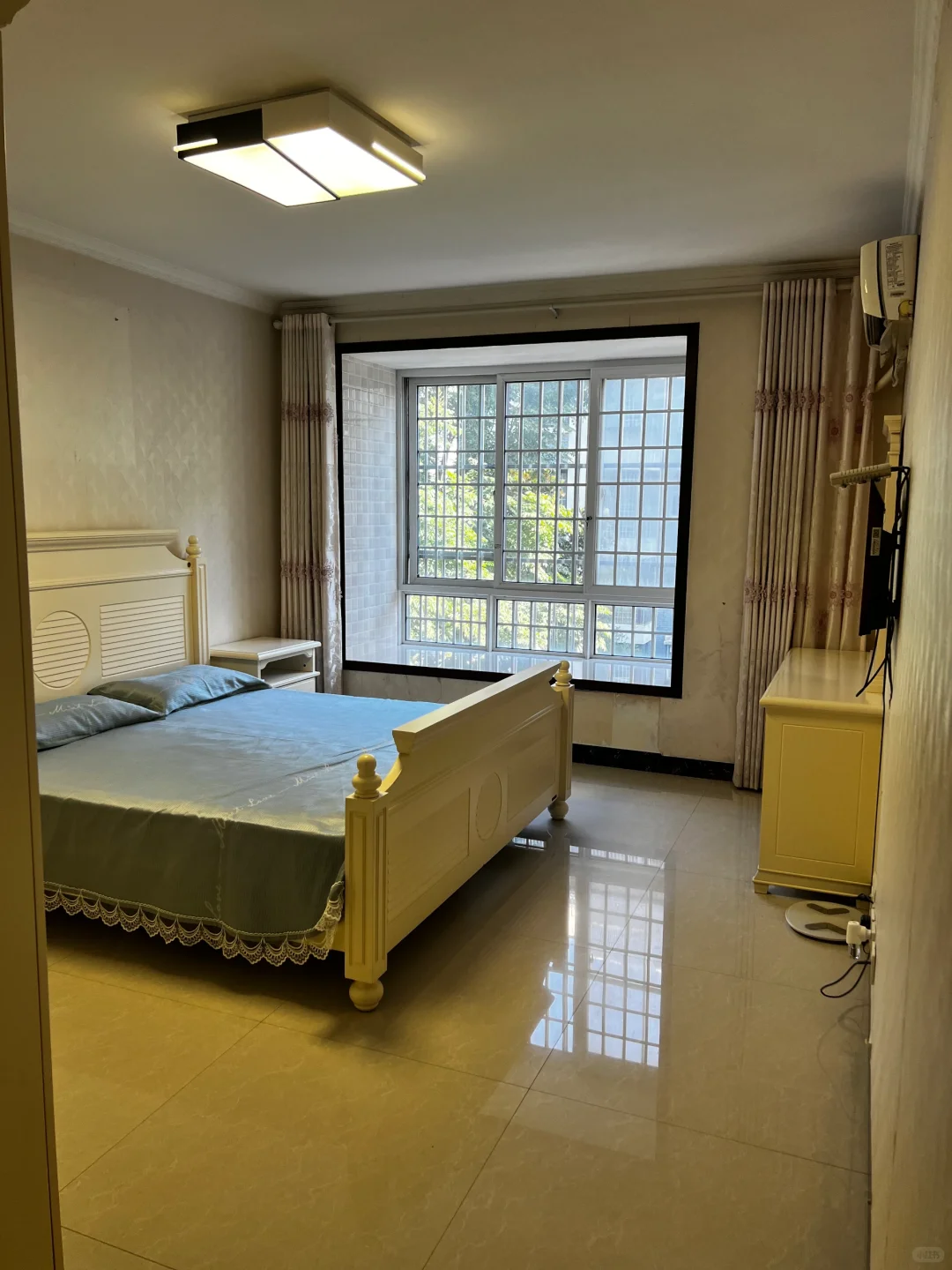 120平三室两厅两卫，精装修，多层3楼不带电梯