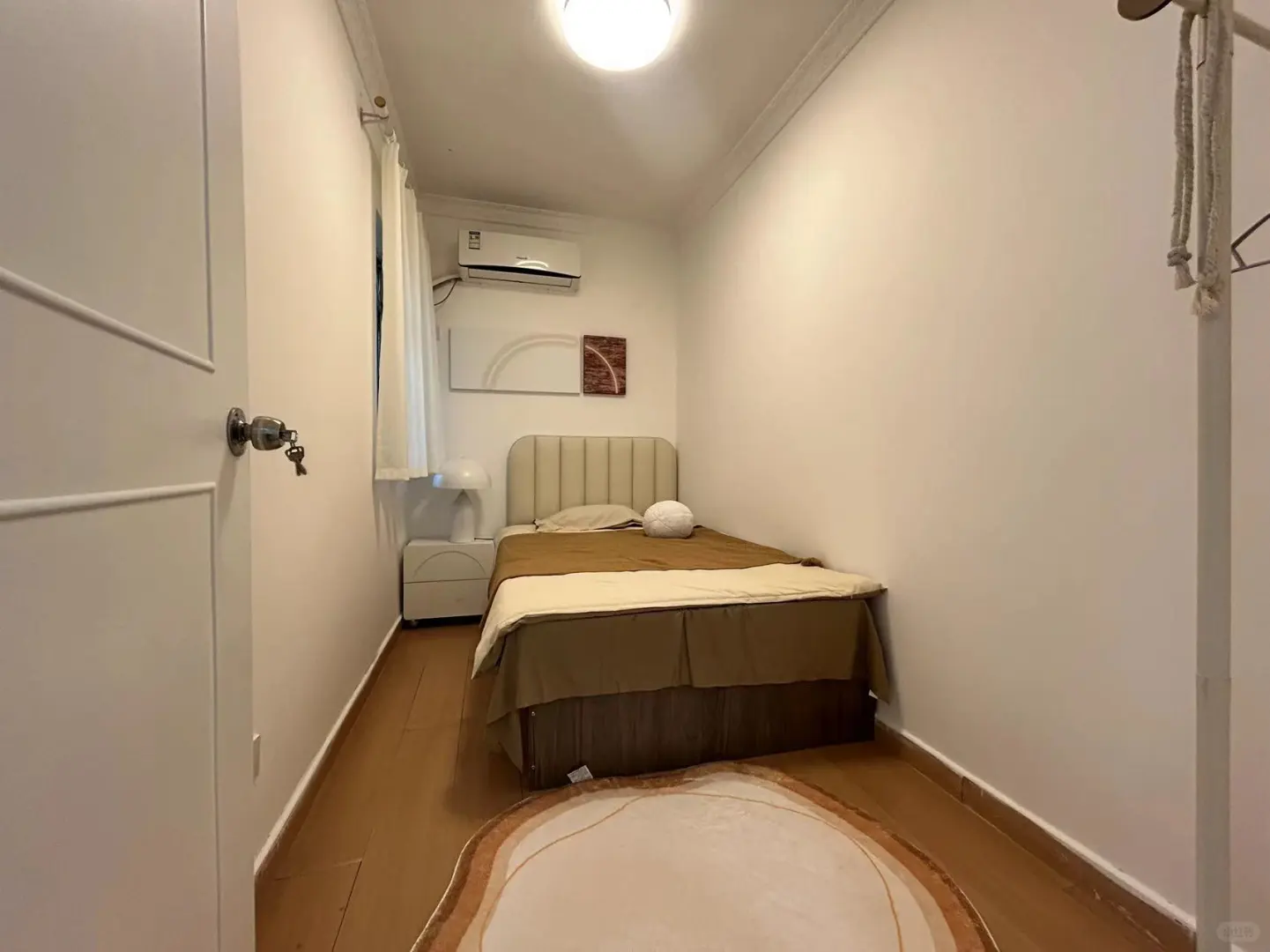 深圳小两房直接送，只要你接着还贷款就行