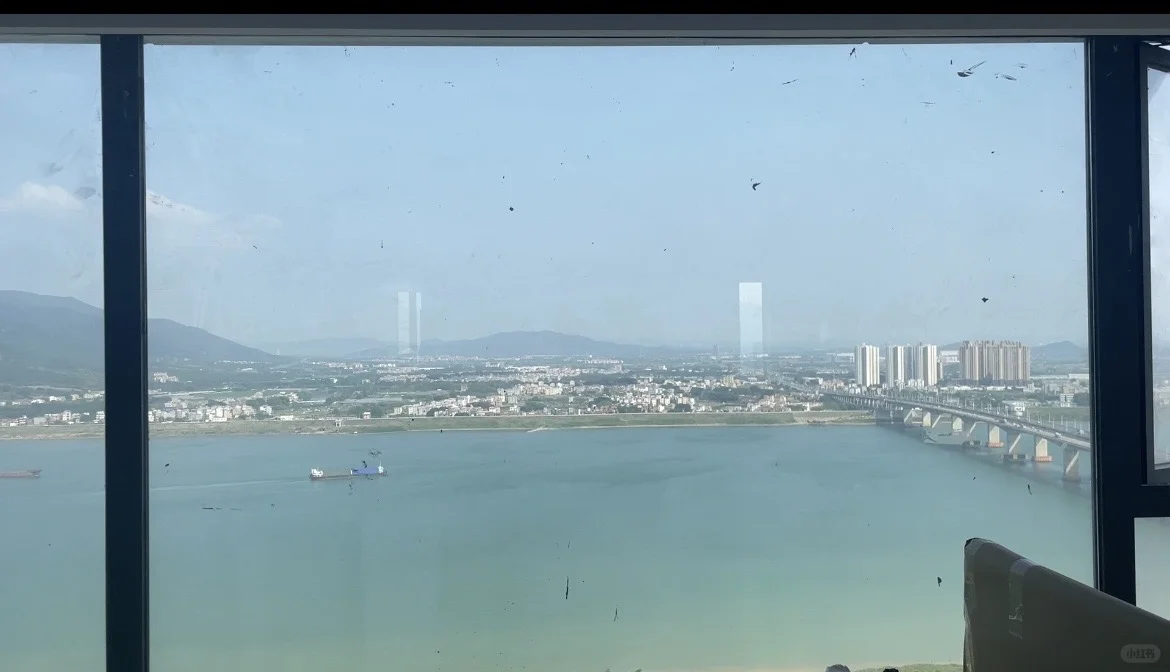 肇庆惊现！一线江景豪宅直降3500元/㎡？