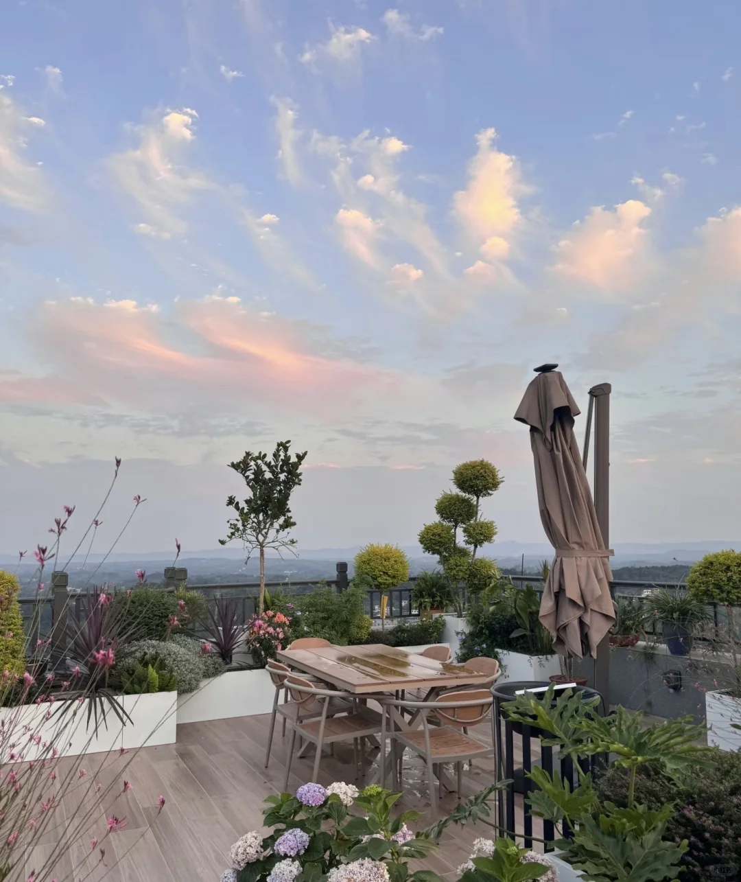 汽博中心带露台的真洋房🏡128w