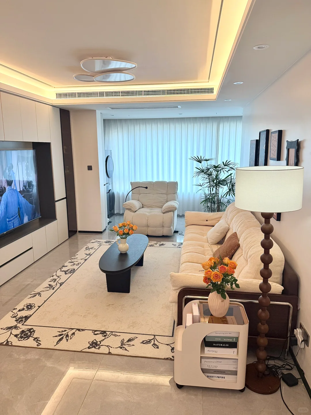 婆婆说这房子你们一家三口住的还挺舒服的…